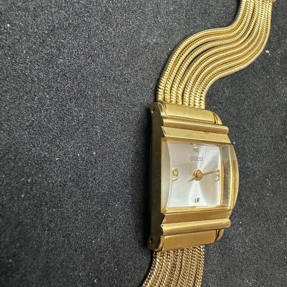 Guess rectangular multi strand bracelet watch.  New battery - Picture 3 of 5